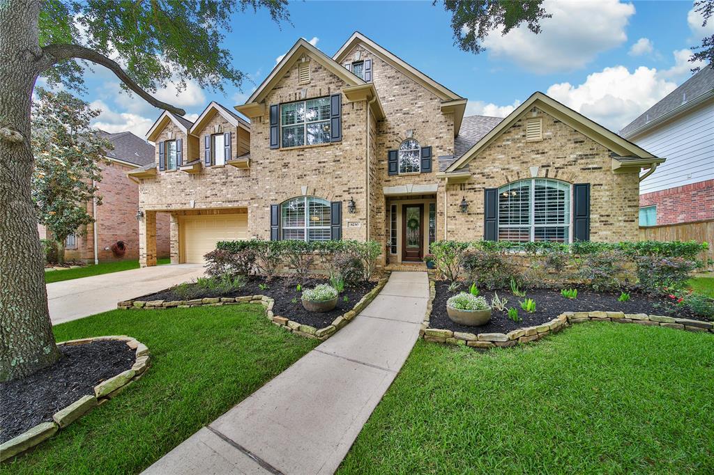 8230 Crescent Knolls Drive, Richmond, Texas image 1