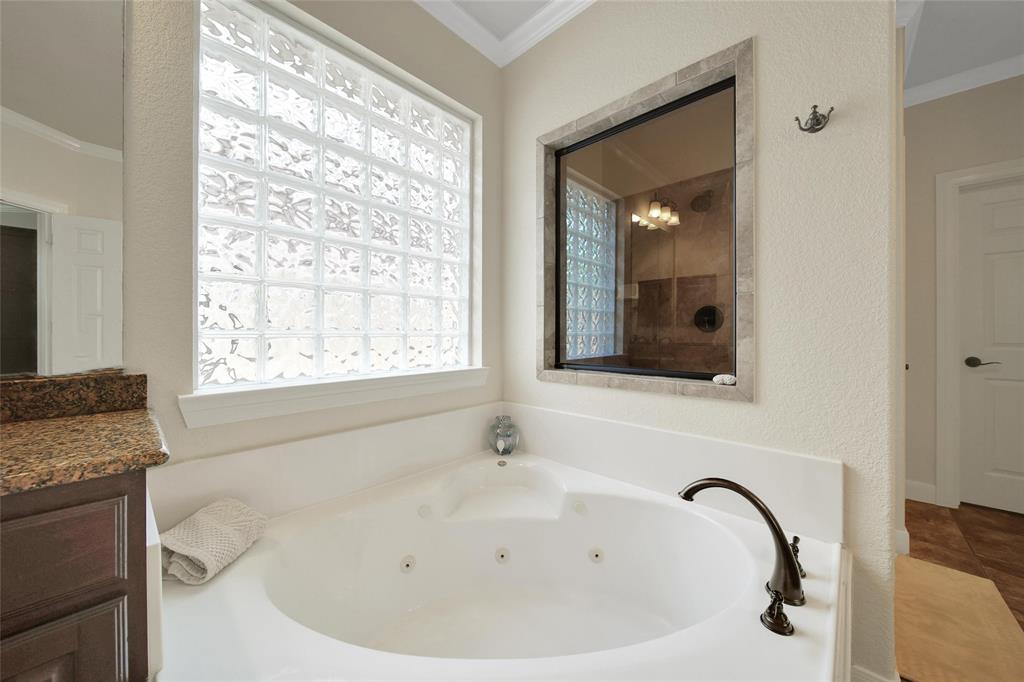 8230 Crescent Knolls Drive, Richmond, Texas image 25
