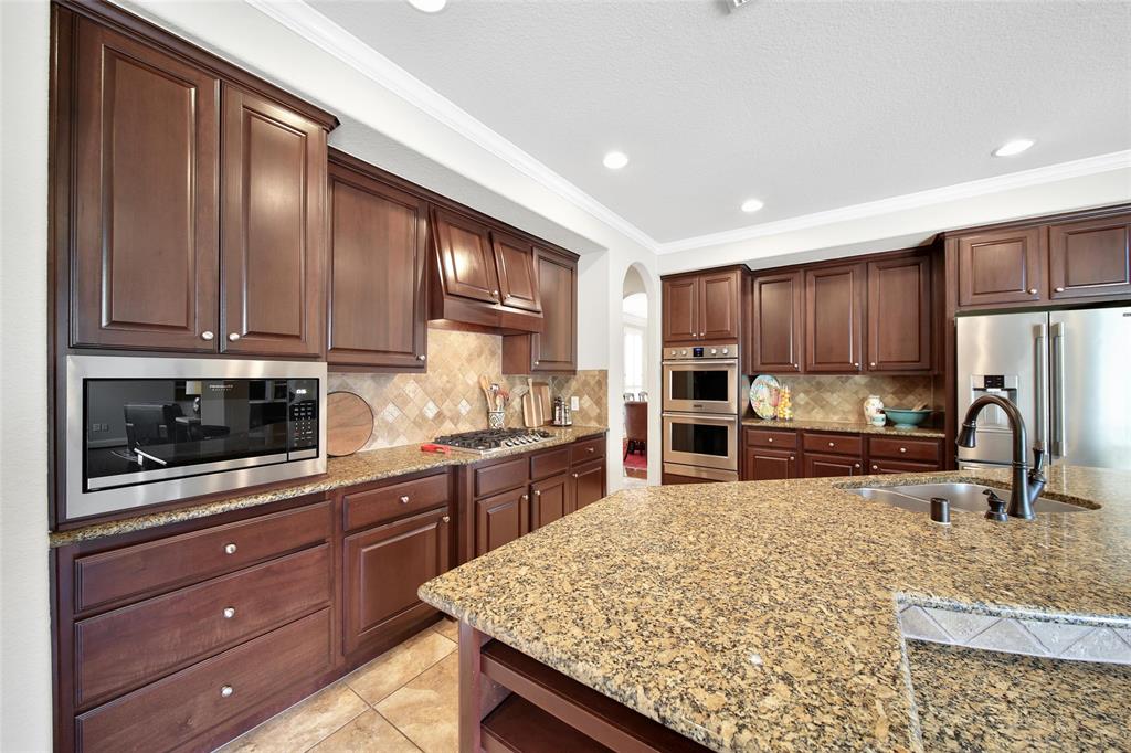 8230 Crescent Knolls Drive, Richmond, Texas image 17
