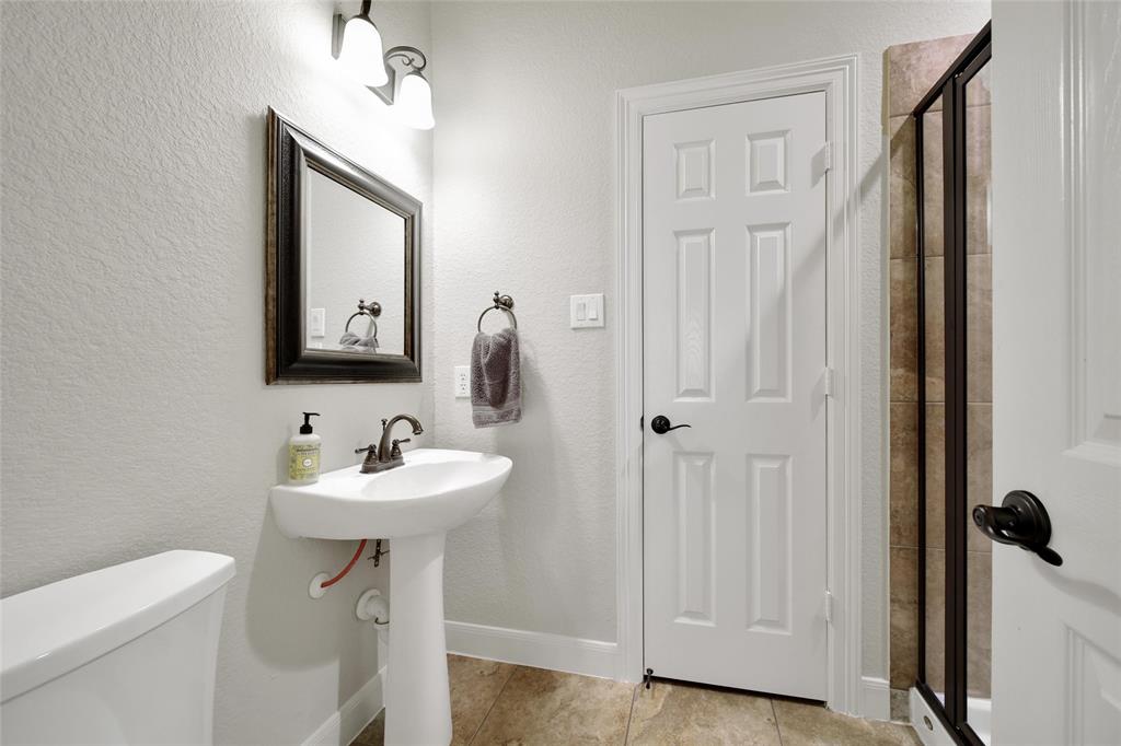 8230 Crescent Knolls Drive, Richmond, Texas image 28