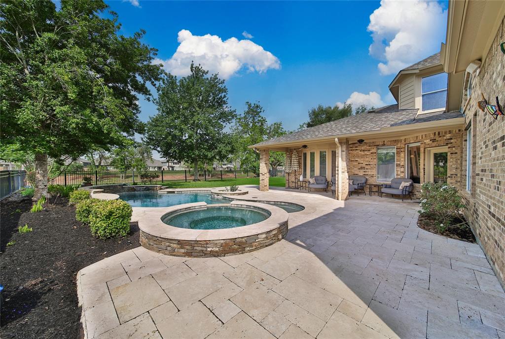 8230 Crescent Knolls Drive, Richmond, Texas image 46