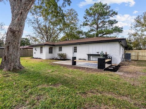 A home in League City