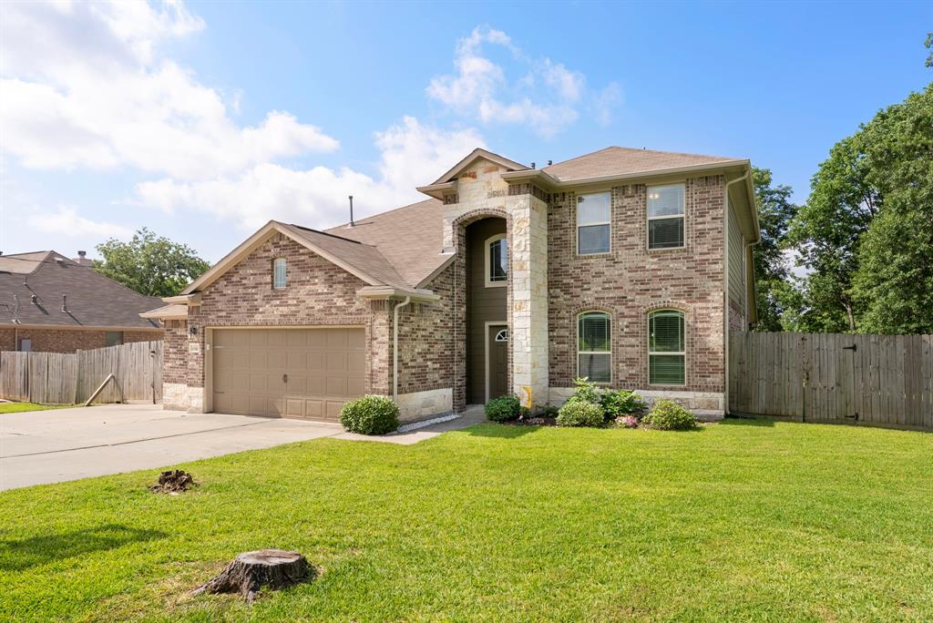 13310 Hidden Manor Court, Willis, Texas image 1