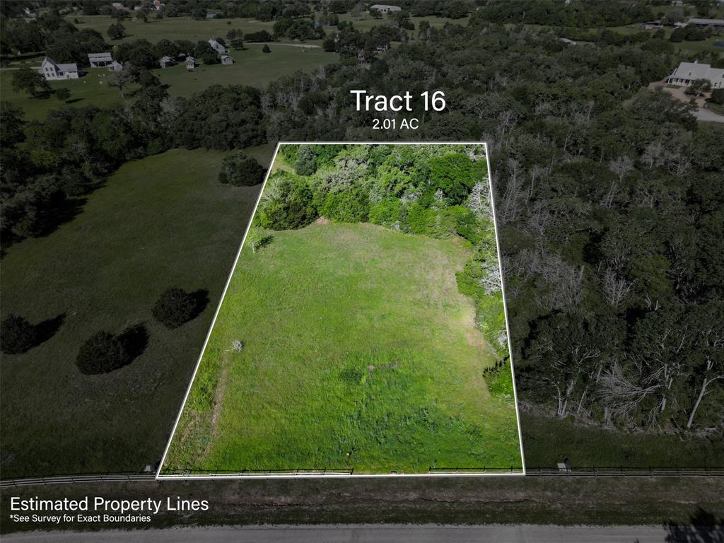 121 Woodland Meadows Lane, La Grange, Texas image 1