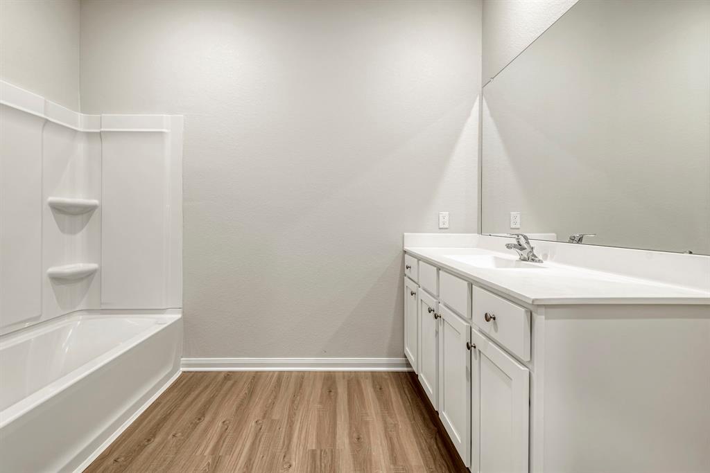10422 Sunny Petal Circle, Houston, Texas image 6
