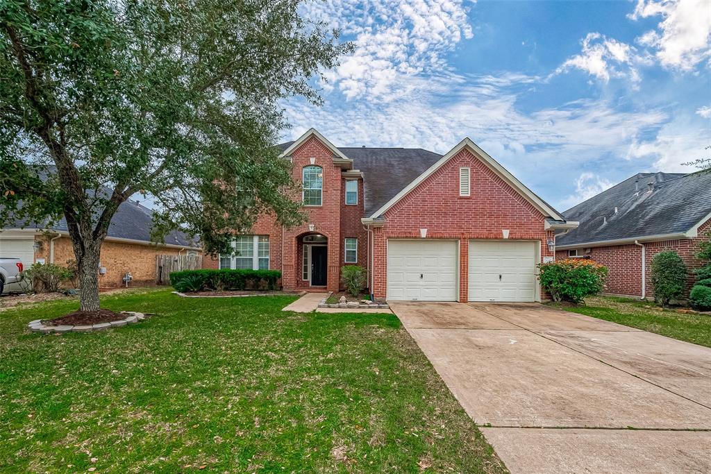 7610 Waterlilly Lane, Pearland, Texas image 1