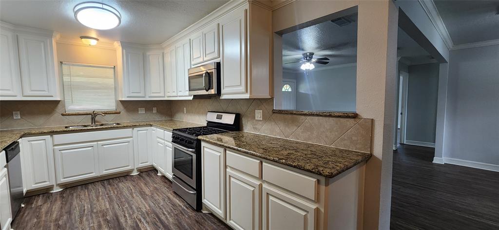 1017 N Chenango Street, Angleton, Texas image 7