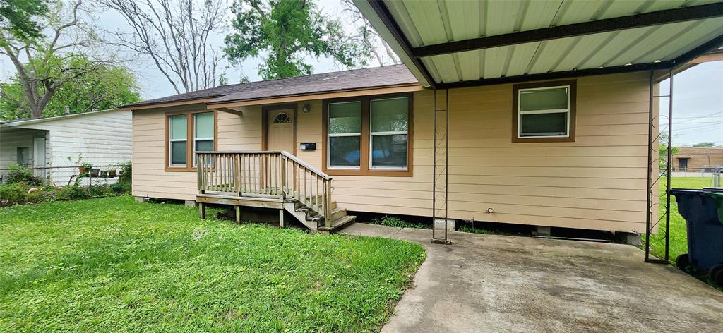 1017 N Chenango Street, Angleton, Texas image 2