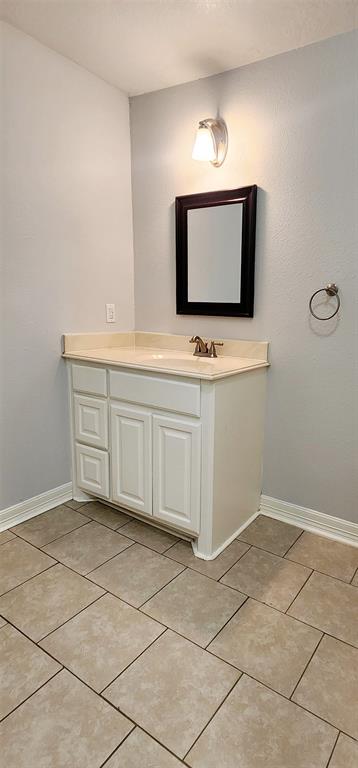 1017 N Chenango Street, Angleton, Texas image 16