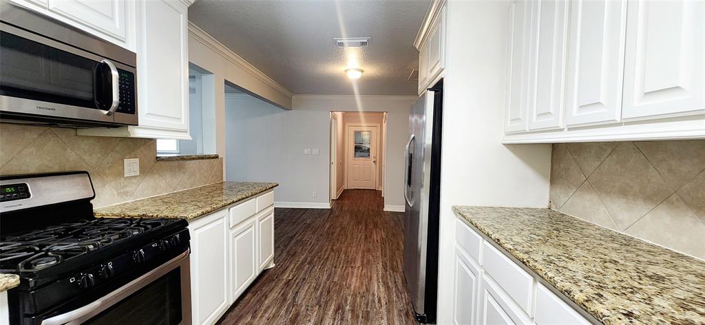 1017 N Chenango Street, Angleton, Texas image 8