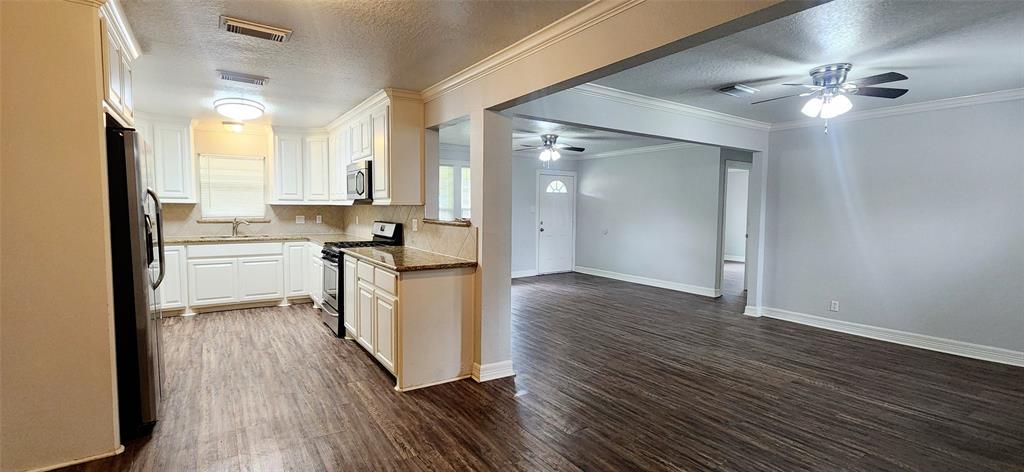 1017 N Chenango Street, Angleton, Texas image 5