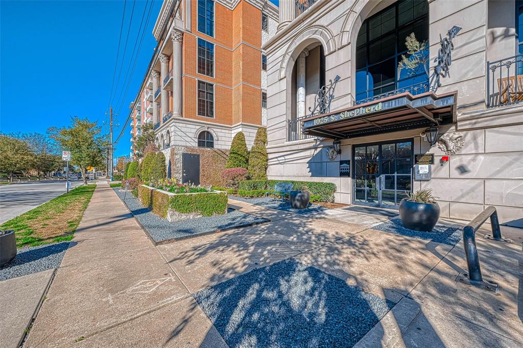 1025 S Shepherd Drive 309
