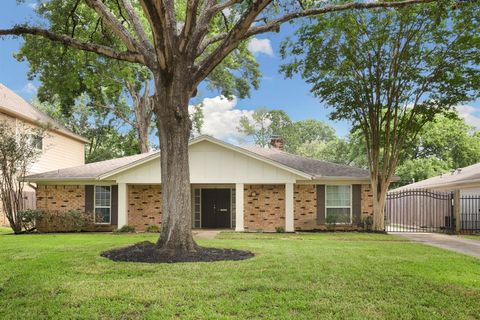 Single Family Residence in Houston TX 14014 Kimberley Lane.jpg