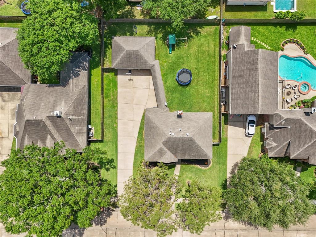 407 Windsor Drive, Friendswood, Texas image 2