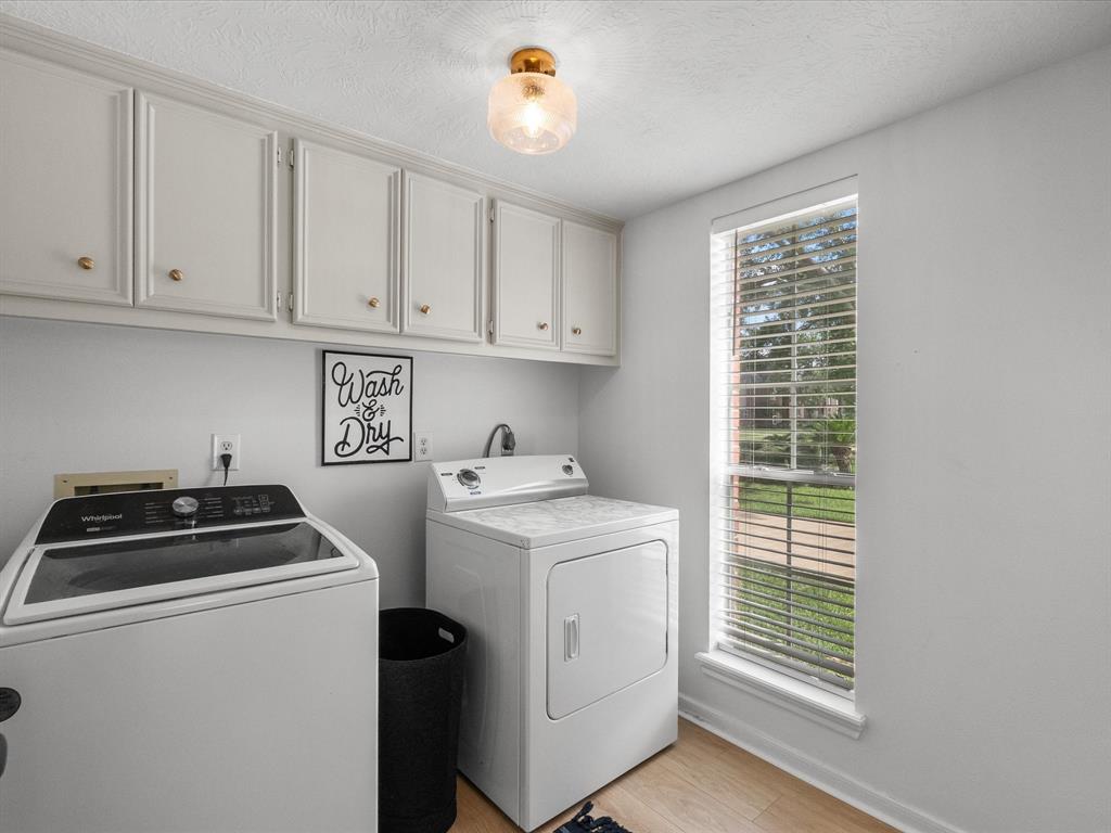 407 Windsor Drive, Friendswood, Texas image 16