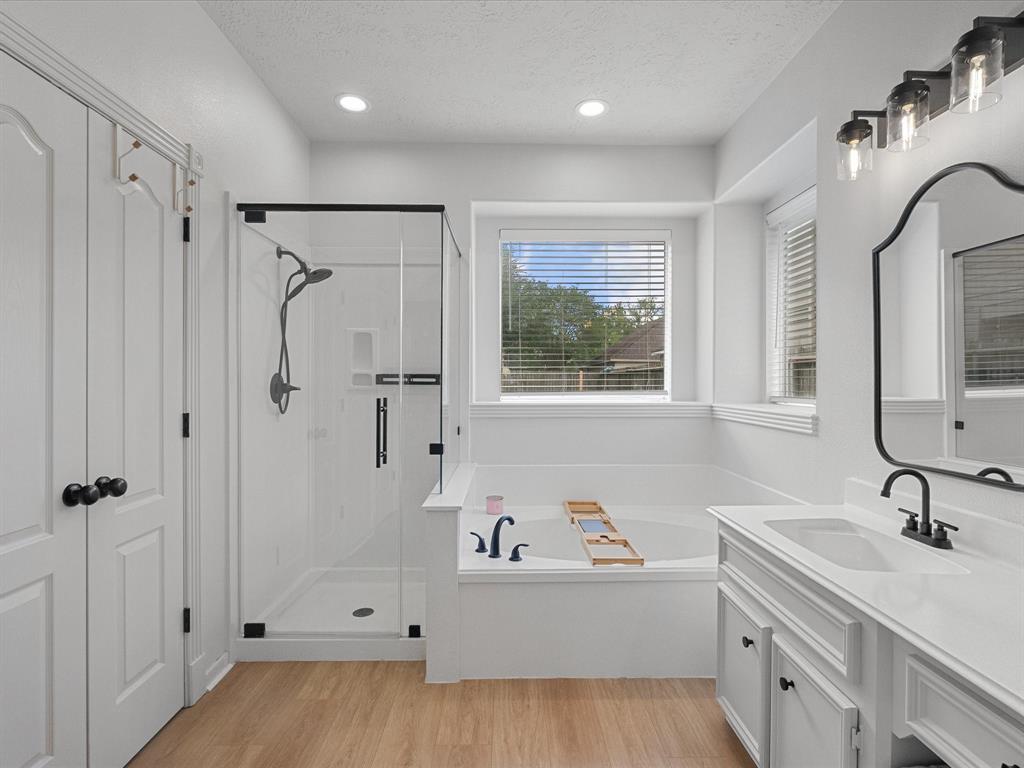 407 Windsor Drive, Friendswood, Texas image 22