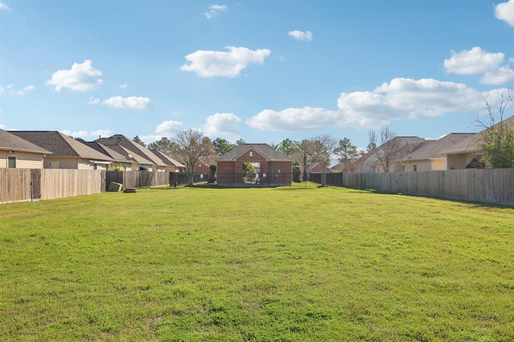 916 Sweet Pine Drive, Katy, Texas image 3