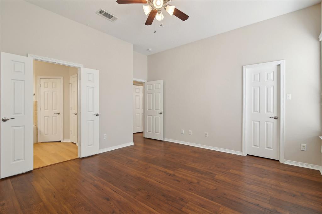 916 Sweet Pine Drive, Katy, Texas image 15
