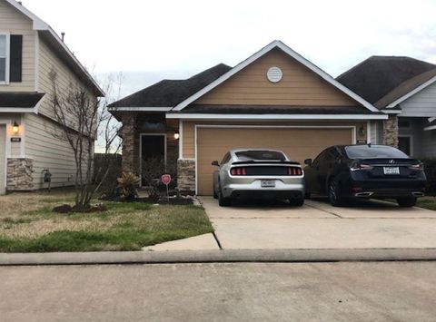 Single Family Residence in Houston TX 8935 Windfern Trace Drive.jpg