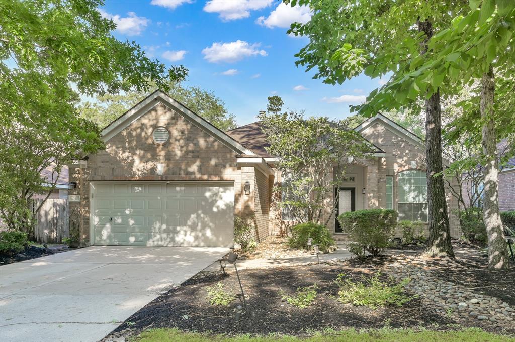 10 Hollylaurel Drive, The Woodlands, Texas image 1