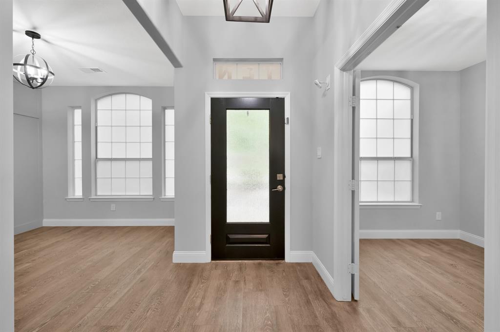 10 Hollylaurel Drive, The Woodlands, Texas image 3