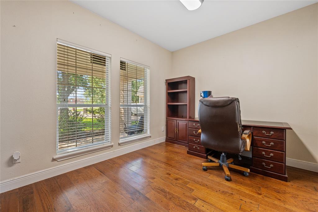 8002 Elm Wood Court, Baytown, Texas image 4