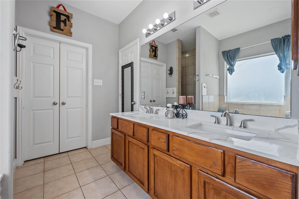 8002 Elm Wood Court, Baytown, Texas image 15