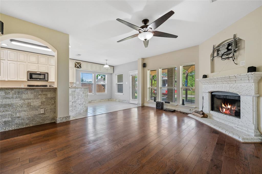 8002 Elm Wood Court, Baytown, Texas image 5