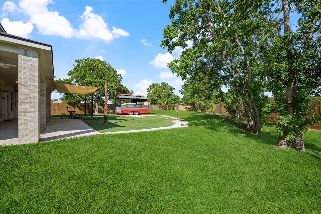 8002 Elm Wood Court, Baytown, Texas image 31