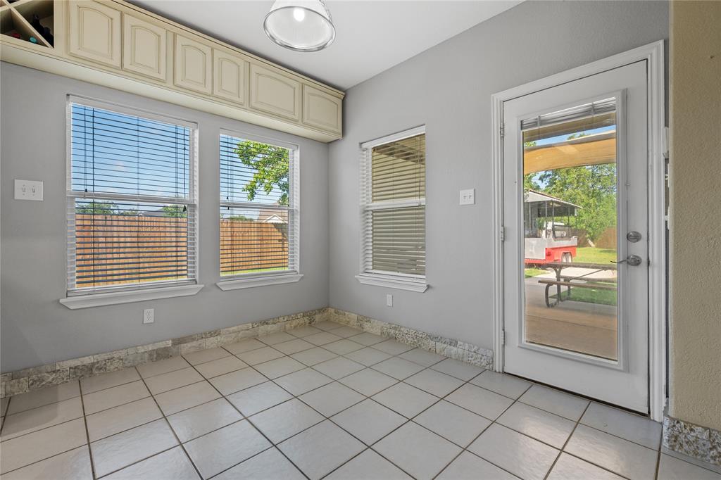8002 Elm Wood Court, Baytown, Texas image 12
