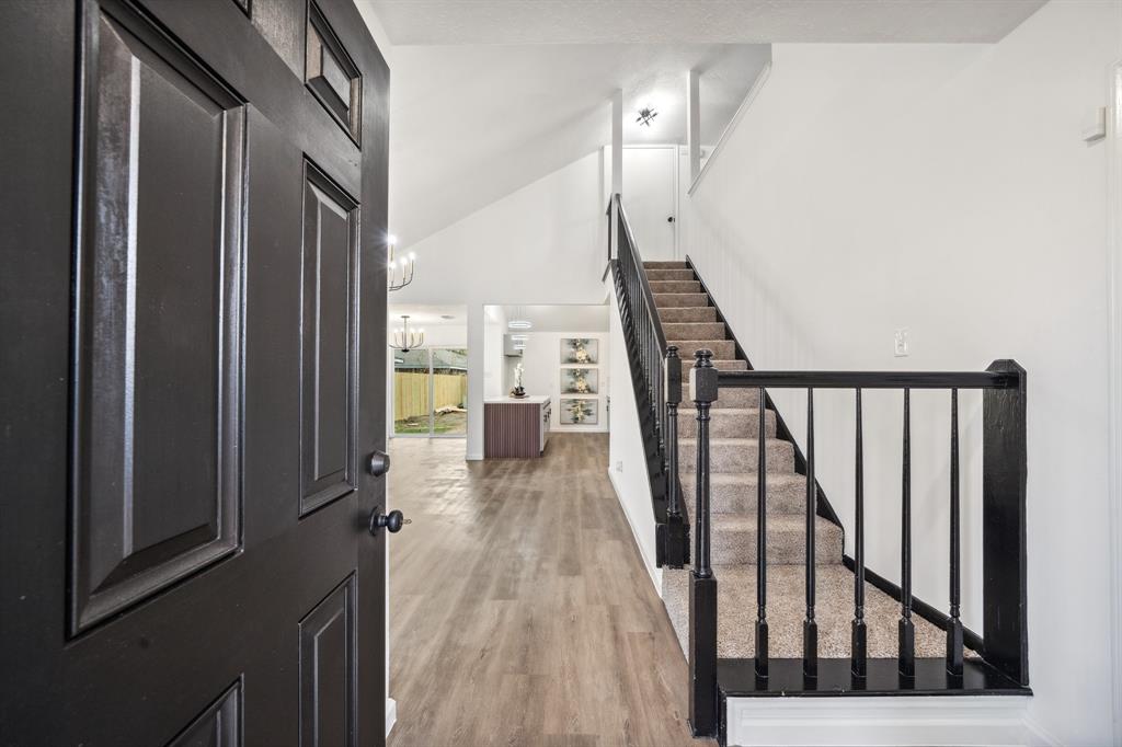 2907 Silent Drive, Sugar Land, Texas image 2