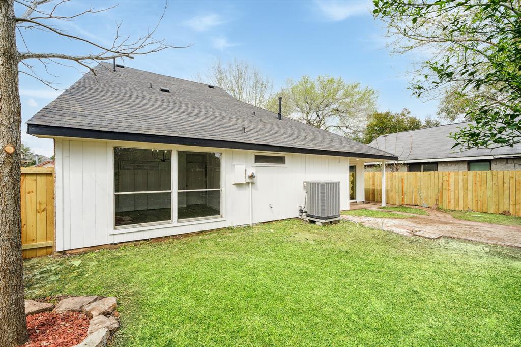 2907 Silent Drive, Sugar Land, Texas image 28