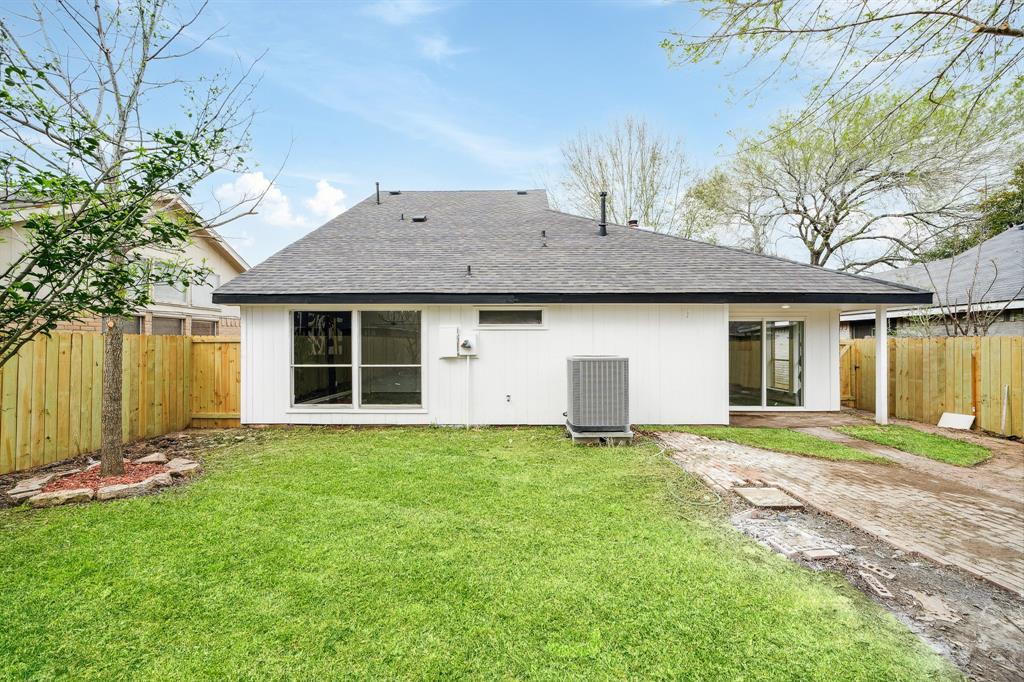 2907 Silent Drive, Sugar Land, Texas image 27