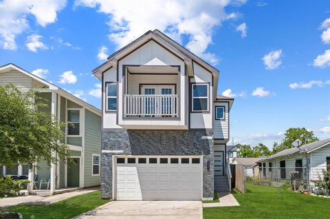 1215 E 34th Street A Houston TX 77022