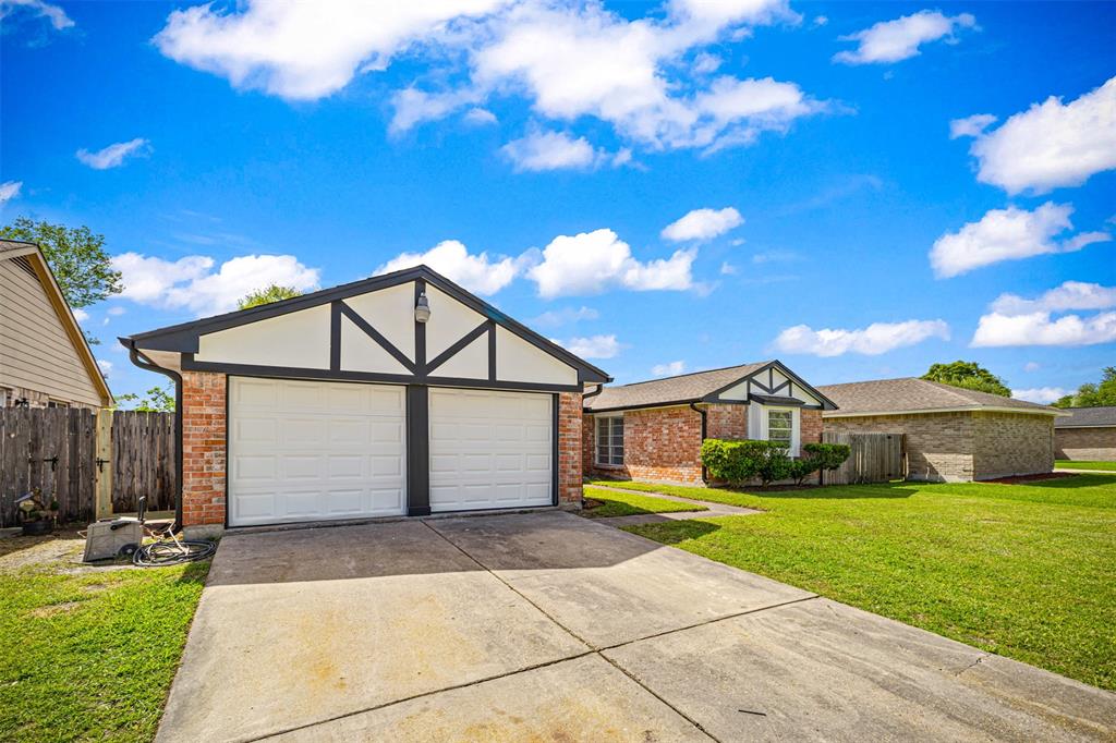 2934 Heritage Colony Drive, Webster, Texas image 4
