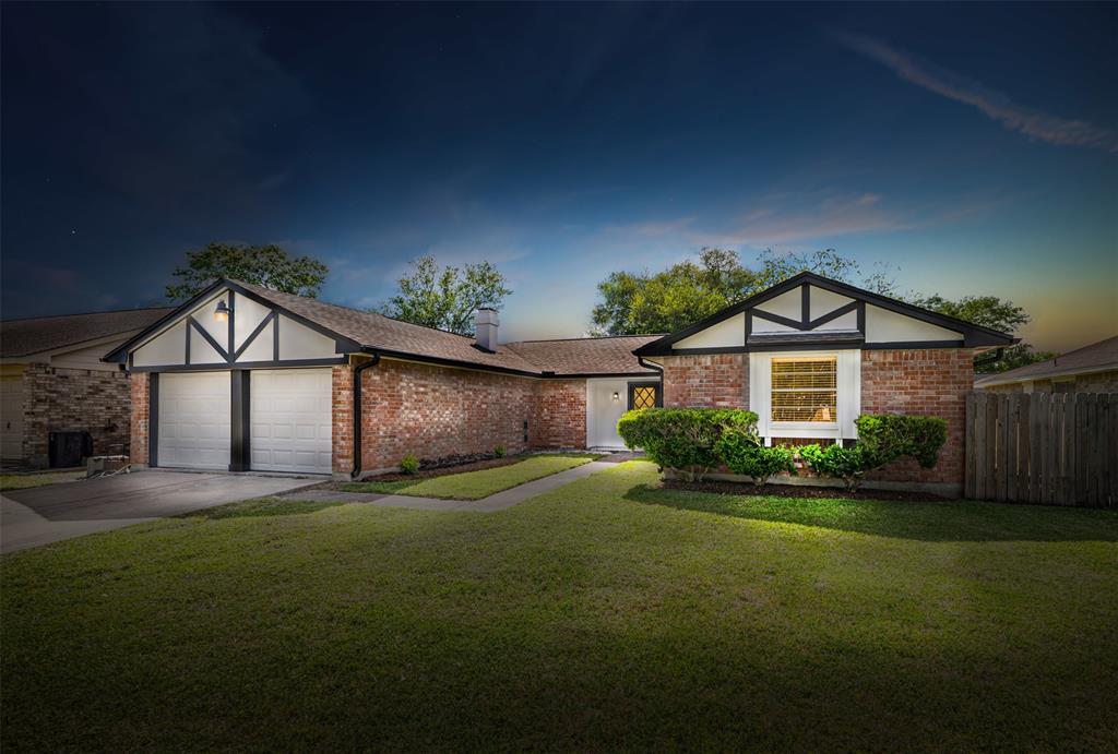 2934 Heritage Colony Drive, Webster, Texas image 1