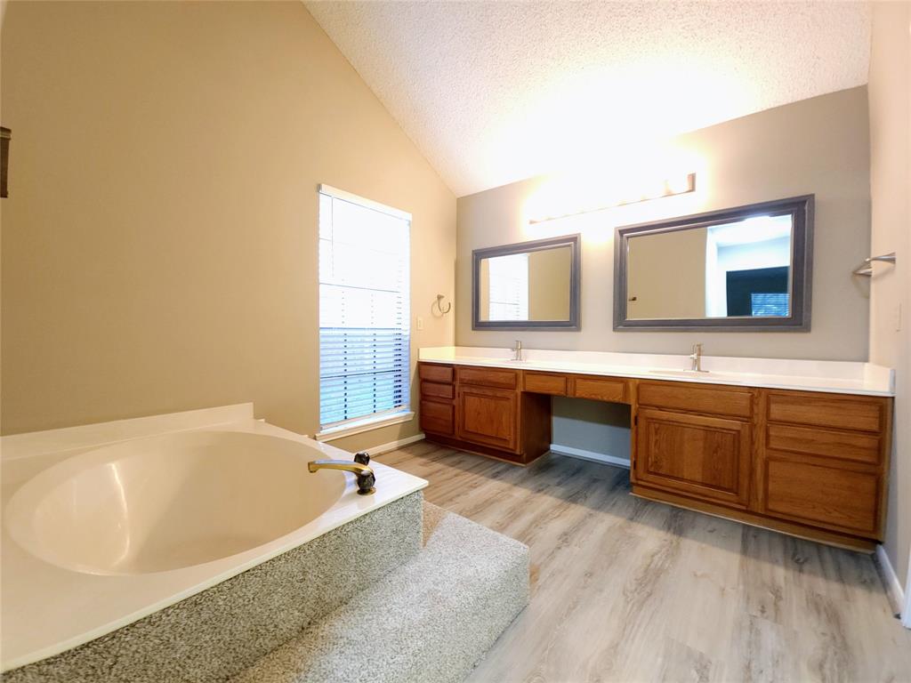 3226 Country Club Boulevard, Stafford, Texas image 24