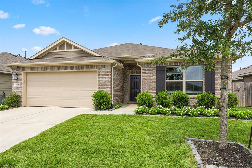 2508 Gelding Manor Drive, Alvin, Texas image 3