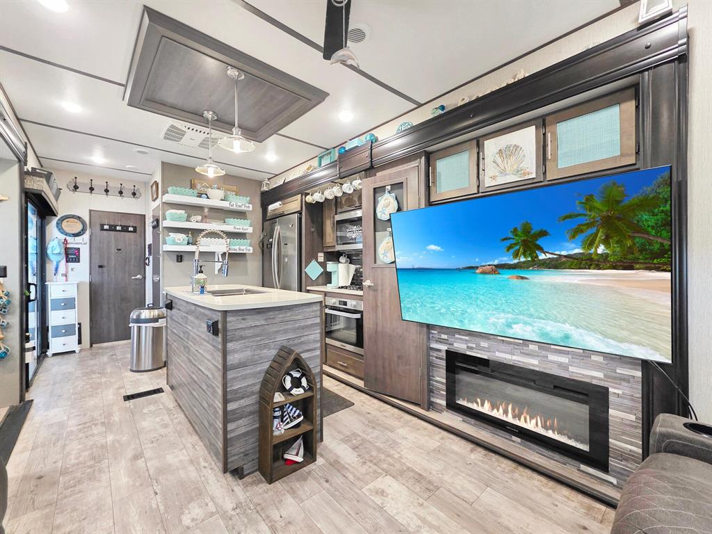 170 Ocean Breeze Drive, Crystal Beach, Texas image 18