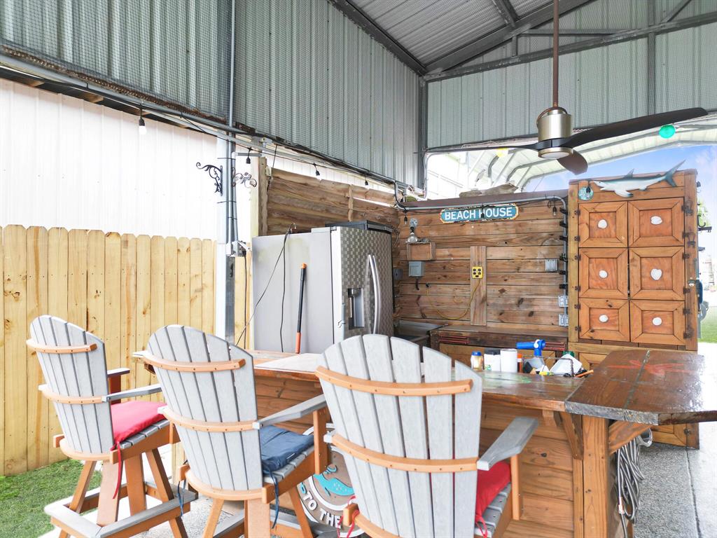 170 Ocean Breeze Drive, Crystal Beach, Texas image 14