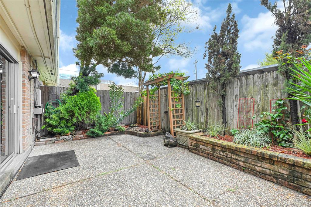 13064 Trail Hollow Drive #3064, Houston, Texas image 30