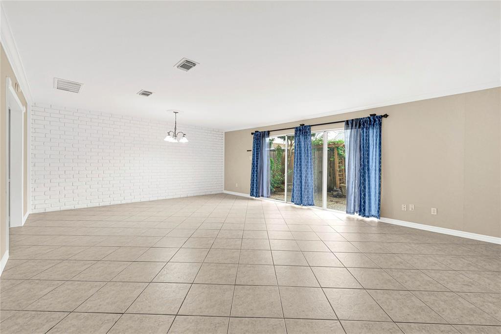 13064 Trail Hollow Drive #3064, Houston, Texas image 2
