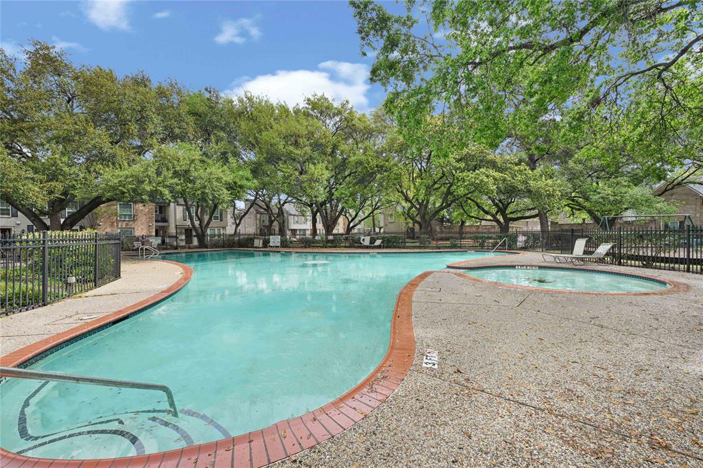 13064 Trail Hollow Drive #3064, Houston, Texas image 10