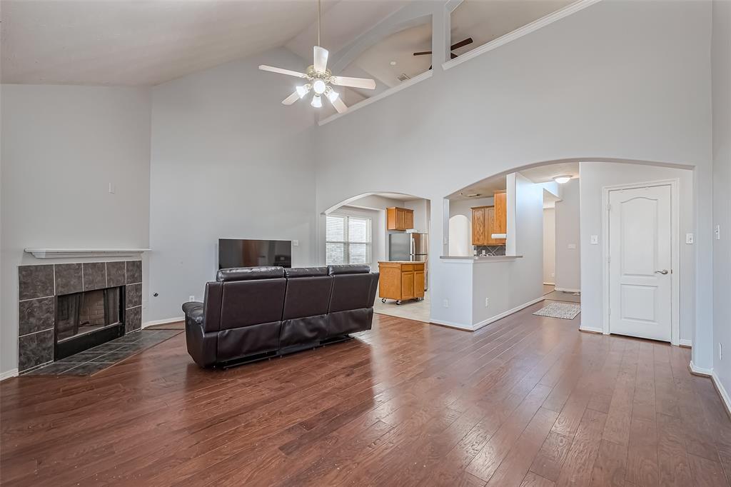 2202 Highland Crossing Drive, Conroe, Texas image 6