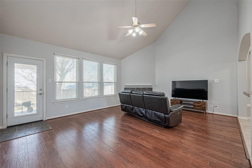 2202 Highland Crossing Drive, Conroe, Texas image 5