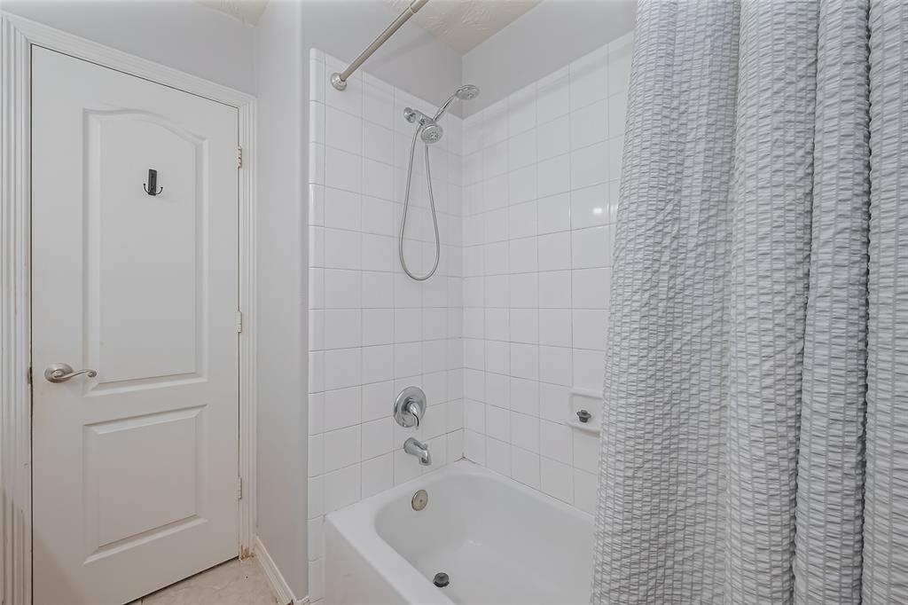 2202 Highland Crossing Drive, Conroe, Texas image 31