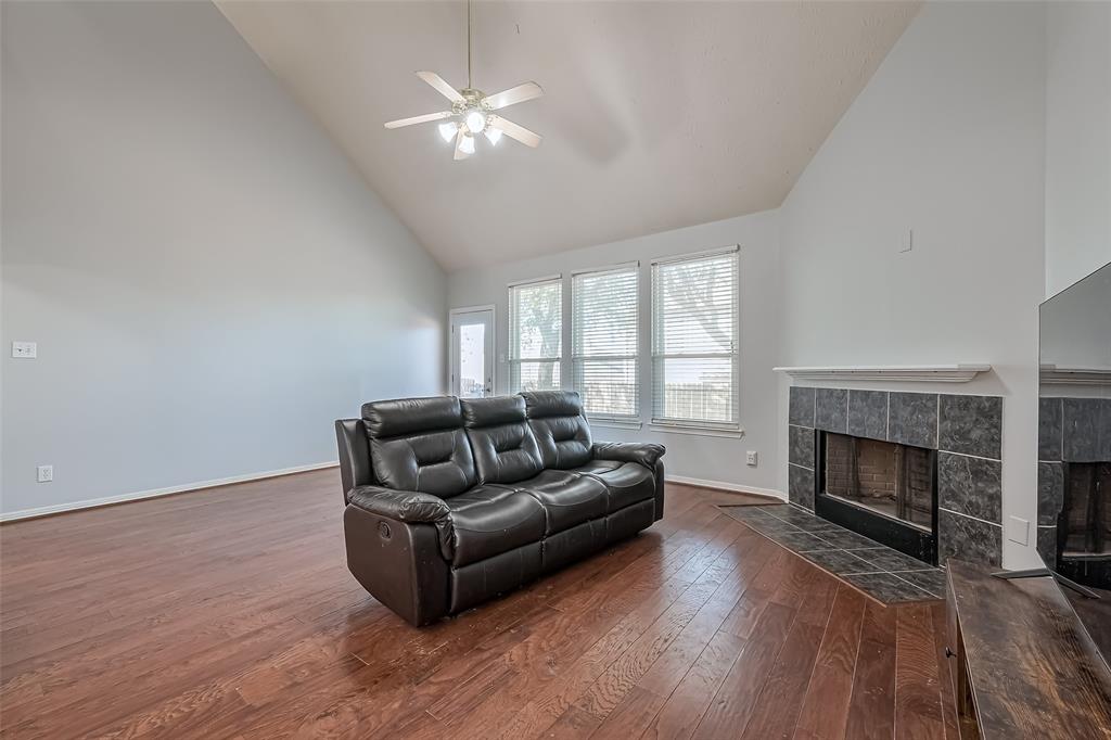 2202 Highland Crossing Drive, Conroe, Texas image 4