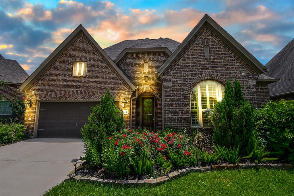 2334 Twin Rose Drive