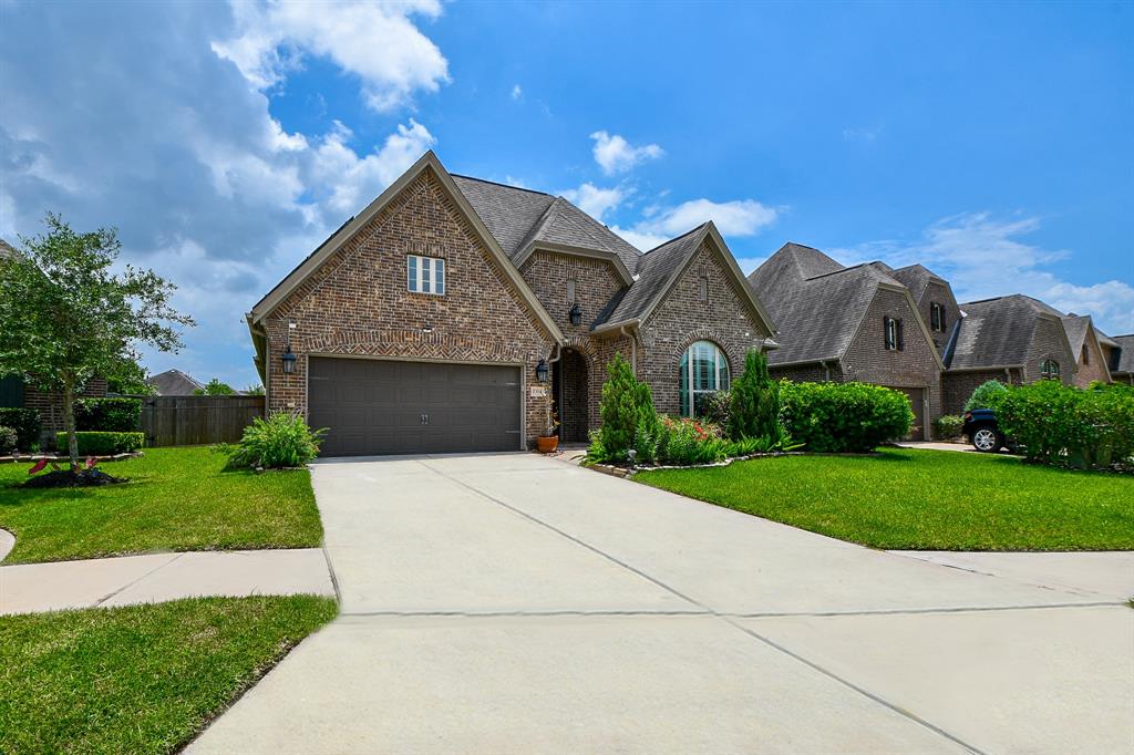 2334 Twin Rose Drive