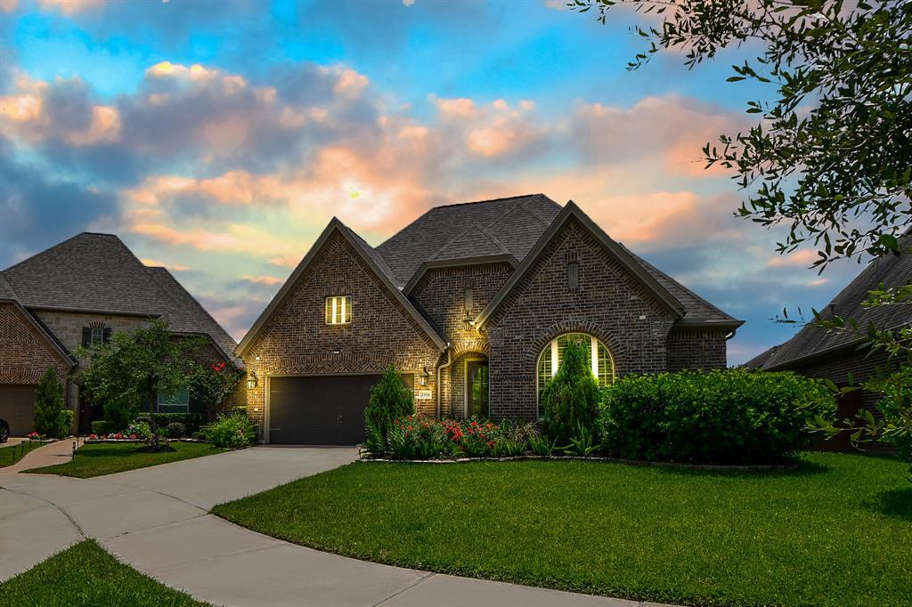 2334 Twin Rose Drive